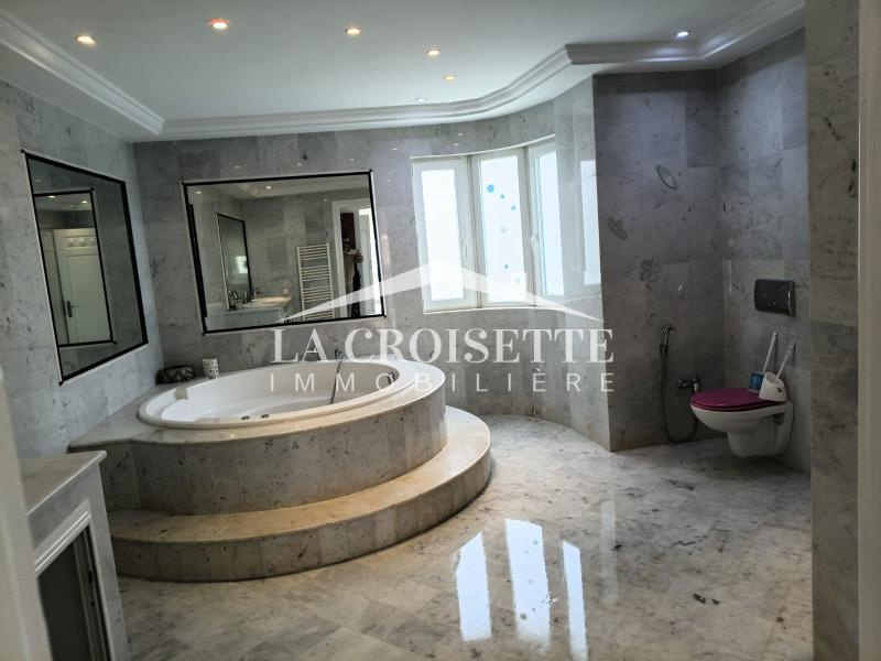 Villa S+6 avec piscine à La Marsa